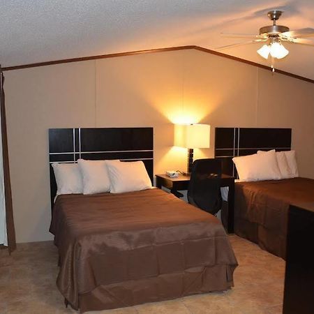 Dilley Lodge Bagian luar foto