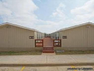 Dilley Lodge Bagian luar foto