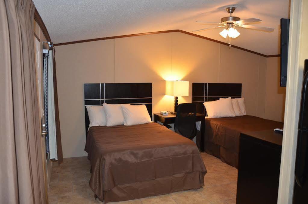 Dilley Lodge Bagian luar foto