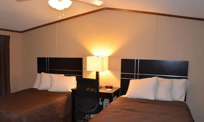 Dilley Lodge Bagian luar foto