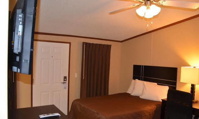 Dilley Lodge Bagian luar foto